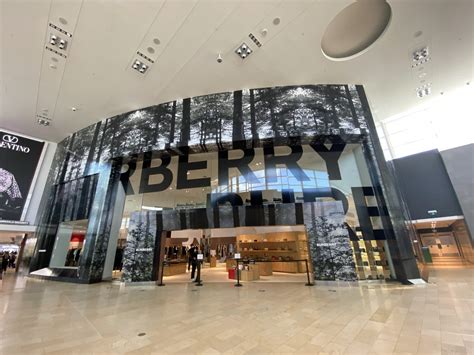 burberry yorkdale mall toronto|Burberry yorkdale Toronto.